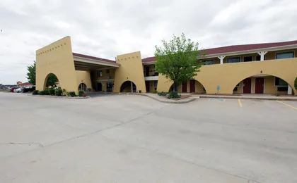 Americas Best Value Inn and Suites-Yukon-Oklahoma