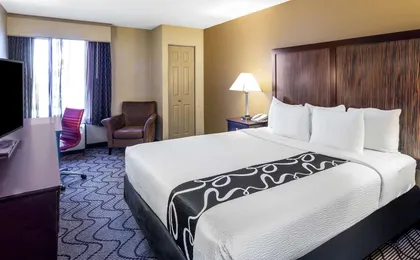 La Quinta Inn & Suites by Wyndham Oakland Airport Coliseum