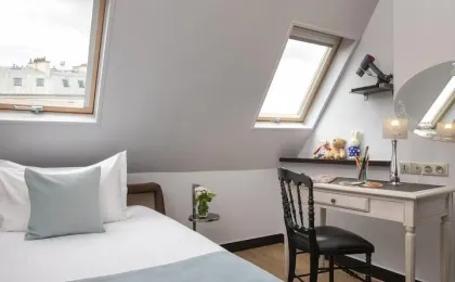 Hotel Plaza Elysées