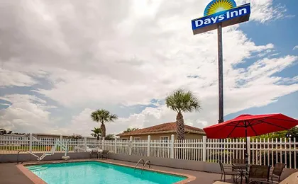 Days Inn by Wyndham Sulphur LA
