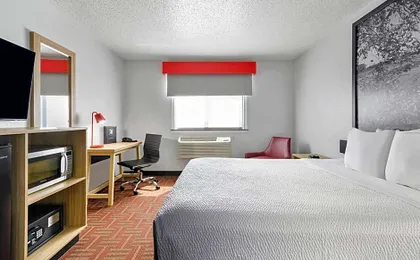 Super 8 by Wyndham Eveleth
