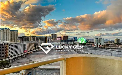 SPHERE VIEW - Signature MGM Resort Lucky Gem Penthouse & Luxury Suites 10817
