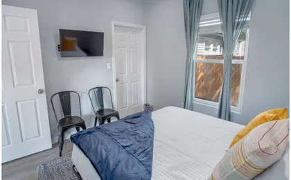 Delightfully Renovated 4 Br/2 BA Near DT Riverwalk