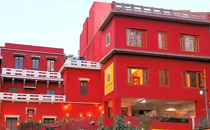 Hotel Ananda Kashi
