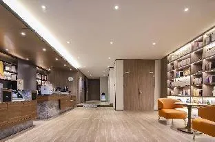 Hanting Hotel (Nanjing Jiangpu Longhua Road Metro Station)