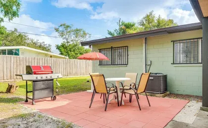 2 Mi to Cocoa Riverfront Park: Home w/ Patio!