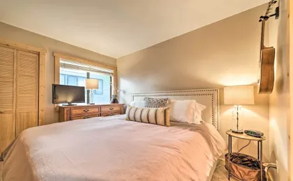 Cozy Family Condo in Mammoth Lakes w/ Balcony