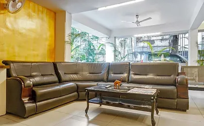 Townhouse The Upper Room Near Pune Airport