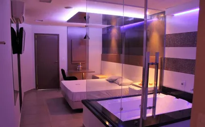 Motel Vivre (Adults only)
