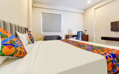 Fabhotel Pravaasam Residency