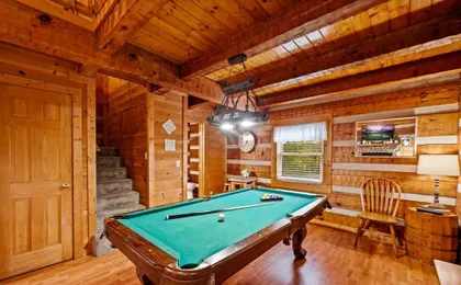 Hot Tub View Pool Table Fireplace Honeymoon