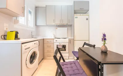 Sweet And Central Apt for 2 (Fresh Paint Feb 2024)