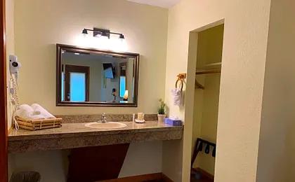 Cape Pines Motel