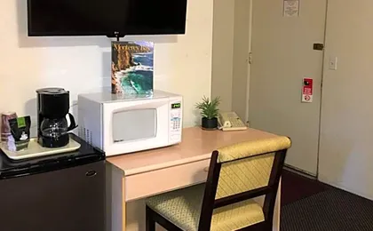 Old Marina Inn