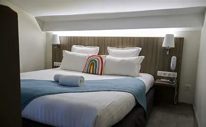 Le Phenix Hotel