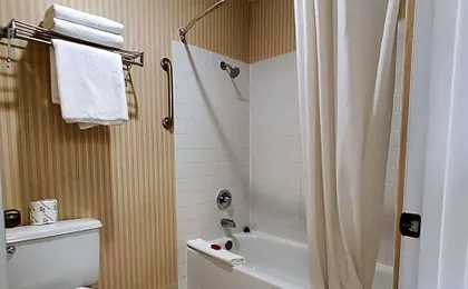 Red Lion Hotel Rogue Regency Medford Airport