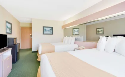 Microtel Inn & Suites by Wyndham Greensboro
