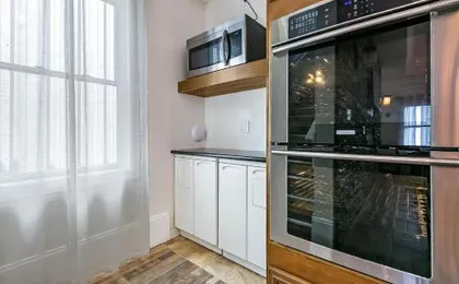 Spacious 4BR Condo on Carondelet Near All Hot Spo