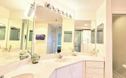 Surfclub Retreat 6th Floor Penthouse Corner! Wraparound Balcony! Ocean Views!