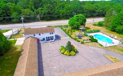 Aquastar Inn