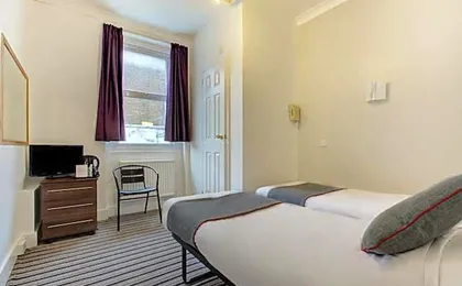 Enrico Hotel