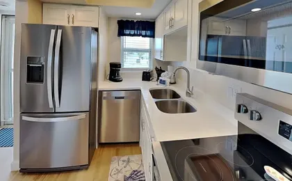 Pointe South 106