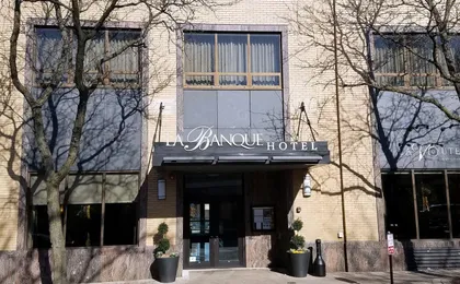 La Banque Hotel