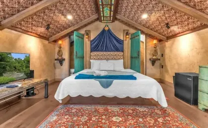 Tranquil Retreat W/hot-tub 10-mins to Downtown!