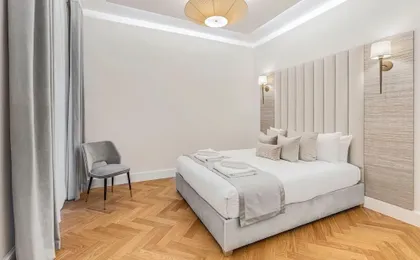Wimpole Mews - 4 Bedroom Apartment