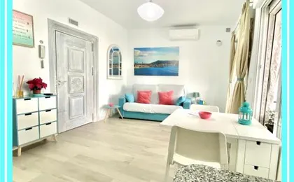 Loft frente al Puerto by Molinaptos