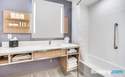 HILTON GARDEN INN DALLAS CENTRAL EXPY NORTH PARK AREA