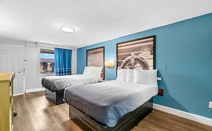 Super 8 by Wyndham Lantana West Palm Beach