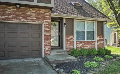 Modern Townhome w/ Fireplace: Near Stoll Park