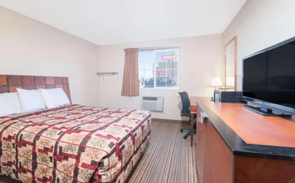 Knights Inn And Suites Grand Forks