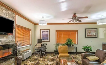 Quality Inn at Collins Road - Cedar Rapids