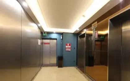 Hongdu Hotel (Shenzhen Dongmen Old Street)