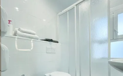 Barcelona City Street Hostal