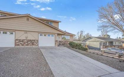 2bdcentrally Locatedclose to Shops & Restaurants!
