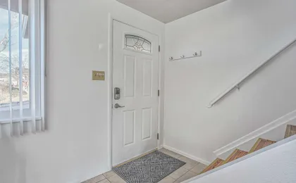 2bdcentrally Locatedclose to Shops & Restaurants!