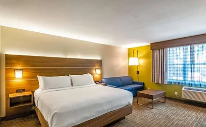 Holiday Inn Express Camarillo By IHG