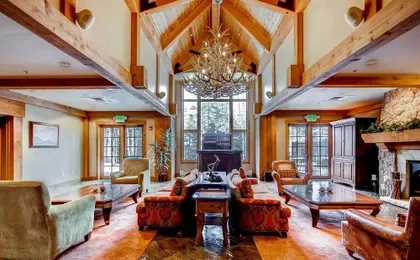 Mountain Thunder Lodge 1209 by RedAwning
