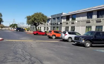 Travelodge by Wyndham San Antonio Downtown