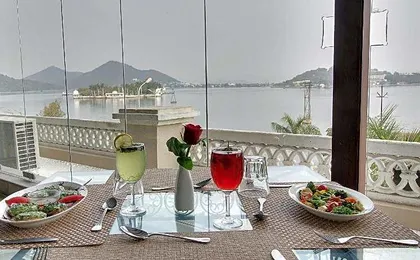 Panna Vilas - A Lake Facing Boutique Hotel