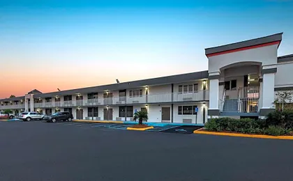 Super 8 by Wyndham Baton Rouge/I-10