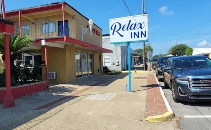 Relax inn