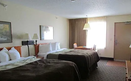 Kelly Inn and Suites Mitchell