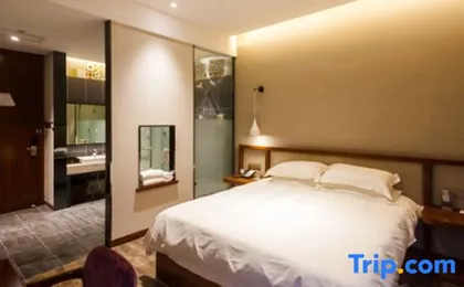 Berman Hotel (Hangzhou East Station Mingshi Road Subway Station)