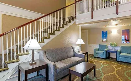 Quality Inn & Suites Des Moines - Merle Hay Road