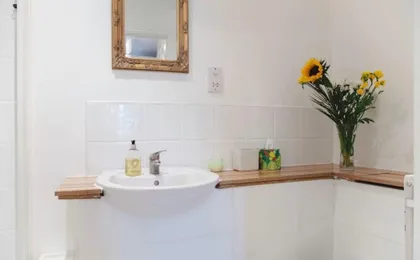 Lynbrook Guest House