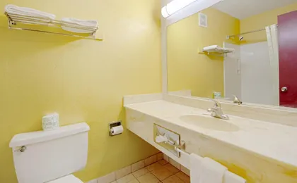 Economy Inn & Suites